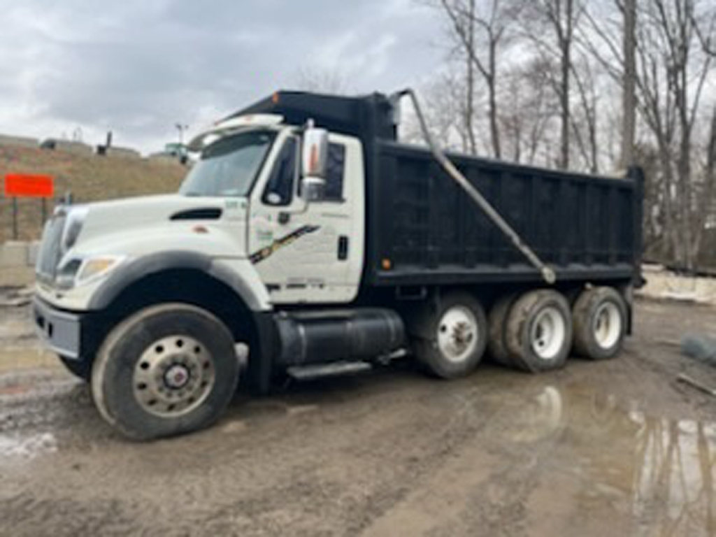 45255 : 2005 International 7600 Workstar Dump Truck