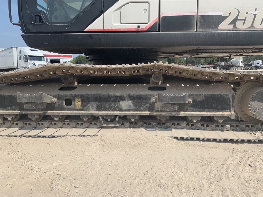 46449 : 2017 Link-Belt 250-X4 Long Reach Excavator